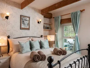 Charming cottage with garden | Water view | Dogs allowed - Image 3