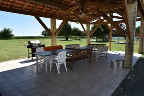 Family-friendly cottage with barbeque, garden & pool | Garden view | Dogs allowed - Image 3
