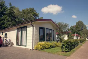 Tolles Chalet mit Sauna, Terrasse und Pool - Image 2
