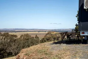 Marvelous Glamping Getaway for Two: Secluded and Tranquil Tiny House in Ararat, Victoria - Image 2