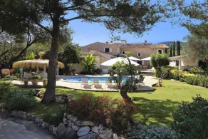 Villa adaptée aux familles avec piscine chauffée, barbecue et terrasse | Vue montagne | Idéale pour le télétravail | Avec animaux admis - Image 3