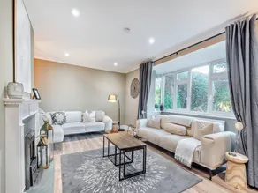 Cottage with garden | River view - Image 3