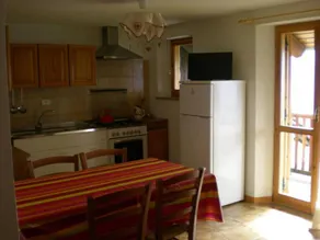 Holiday apartment with garden & BBQ | Mountain view - Image 4