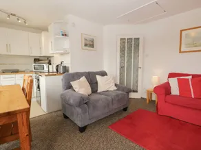 Cottage with terrace & garden - Image 5