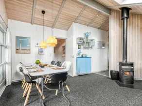 Family-oriented lovely holiday home with terrace & sauna - Image 5