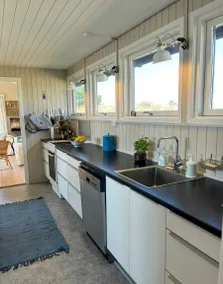 Children-friendly lovely house with terrace, garden & barbeque - Image 4