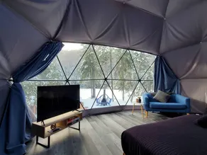 Solar-Powered Geodesic Dome with Fireplace and Hot Tub Overlooking a Quiet Lake in Quebec - Image 2