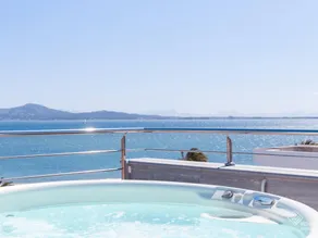 Holiday apartment with terrace, barbecue & hot tub | Sea view - Image 3