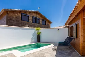 Ferienhaus mit Garten, Pool und Terrasse | Bergblick - Image 2