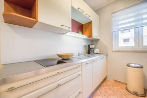 Picturesque flat just 500 metres from the long beach with private parking, balcony - Image 5