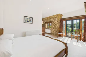 Host Stay The Old Foundry - Image 4