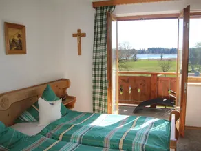 Apartment with terrace, BBQ & garden | Lake view - Image 5