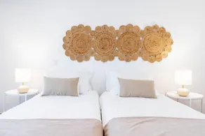 Chambre chez l'habitant avec piscine et jardin - Image 2