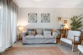 Appartement de vacances entièrement équipé avec barbecue, internet haut débit et jardin | Vue jardin | Parfait pour le travail à distance - Image 3