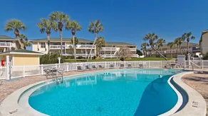 Child-friendly apartment with jacuzzi, pool & fast internet | City view - Image 2