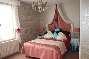 Holiday home with garden - Image 2
