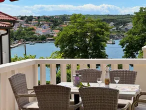 Flat with garden, terrace & BBQ | Sea view - Image 2