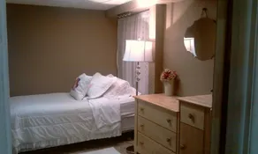 Private room with terrace, garden & pool - Image 2