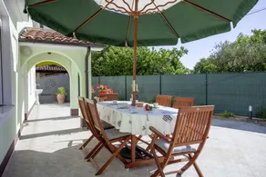 House with terrace, barbeque & garden - Image 5