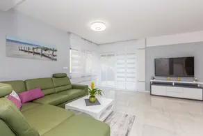 Spacious two bedroom house in Malinska - Image 2