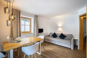 Apartamento con terraza y jardín | Vistas a la montaña - Image 2