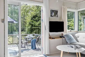 Holiday home with barbecue & terrace - Image 4