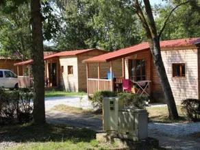 Chalet with terrace & pool - Image 5