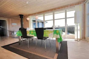 House with terrace, sauna & hot tub - Image 3
