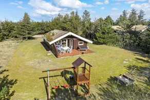 Holiday home with terrace, sauna & BBQ - Image 2