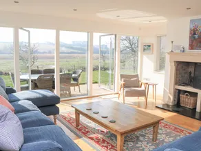 Child-friendly cottage with terrace & garden | Beach view | Next to the beach - Image 3