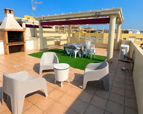 Apartment with terrace, barbeque & pool - Image 2