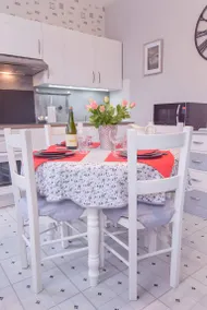 Family-oriented nice cottage | City view | Pets are welcome - Image 3