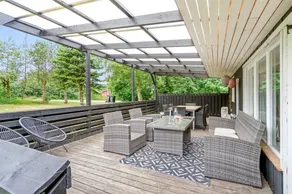 House with terrace & garden - Image 2