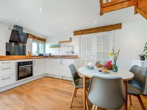 Cottage with garden | River view - Image 4
