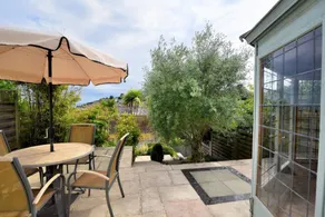 Cottage with garden & terrace | Beach view - Image 3