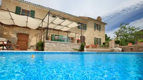 Fully equipped apartment with BBQ, terrace & private pool | Sea view | Pets are welcome - Image 3
