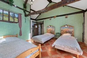 Bed and Breakfast 'Chambre - L'herbier' with Shared Terrace, Shared Garden and Wi-Fi - Image 3