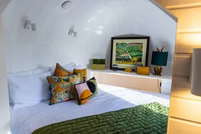 Pleasant cottage with hot tub & garden - Image 4