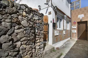 Fully equipped nice holiday home with private pool, terrace & barbeque - Image 2