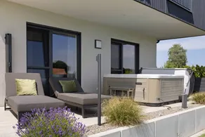 Flat with hot tub, sauna & barbeque | Garden view - Image 4