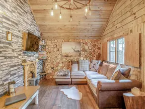 Cottage with jacuzzi, barbeque & garden | River view - Image 3