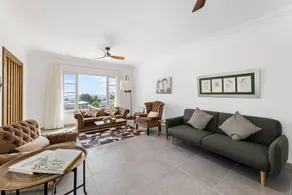 Family-oriented wonderful apartment with barbecue, pool & garden - Image 3