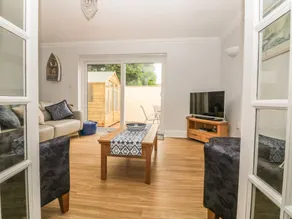 Family-oriented cottage with terrace, BBQ & garden | Beach view | Beach nearby | Pets allowed - Image 2