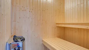 Children-friendly spacious house with hot tub, private pool & barbeque | Beach nearby | Pet-friendly - Image 5