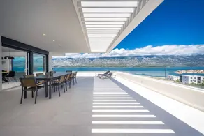 Villa with sauna, garden & fast internet | Beach view - Image 3