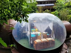 Intimate Bubbles with Outdoor Pool and Hot-Tub in Ecuador - Image 2