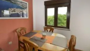 Flat with terrace - Image 3