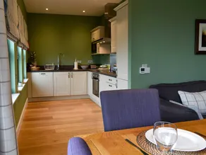 Cottage with garden - Image 4