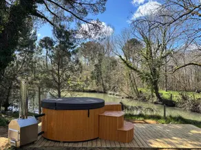 Ferienhaus mit Garten, Pool und Terrasse - Image 2