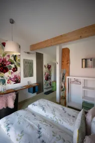 Room 'No. 2' with Shared Terrace, Shared Garden and Wi-Fi - Image 5
